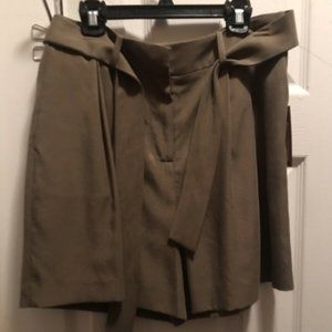 NWT Vince Camuto Green high waisted shorts size 2